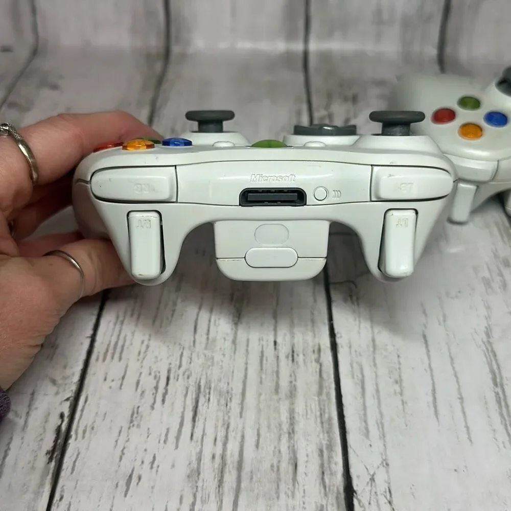 Microsoft Xbox 360 Wireless Controller White‎  TESTED Genuine OEM set of 2